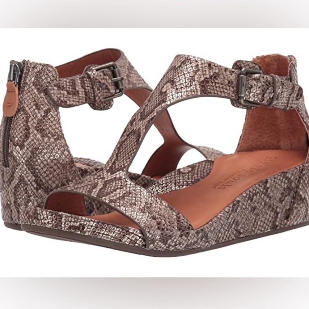 Gentle Souls Women Wedge Heel Open Toe Sandals Gisele